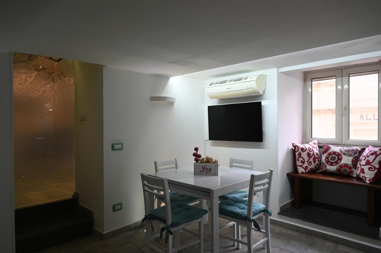 Appartement Il Rifugio Di Beppe à Naples Extérieur photo
