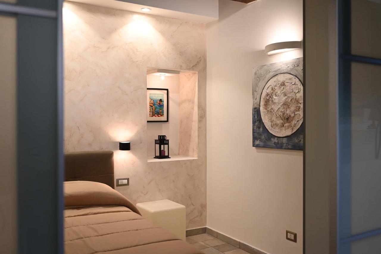 Appartement Il Rifugio Di Beppe à Naples Extérieur photo